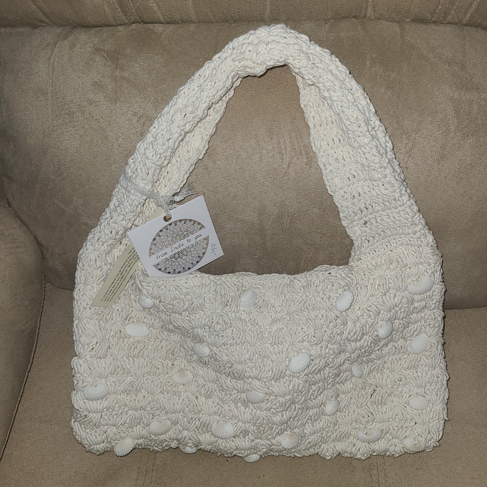 Viral White Crochet Women's Bag With Shells